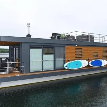 Hausboot Vroni Botel Klitten